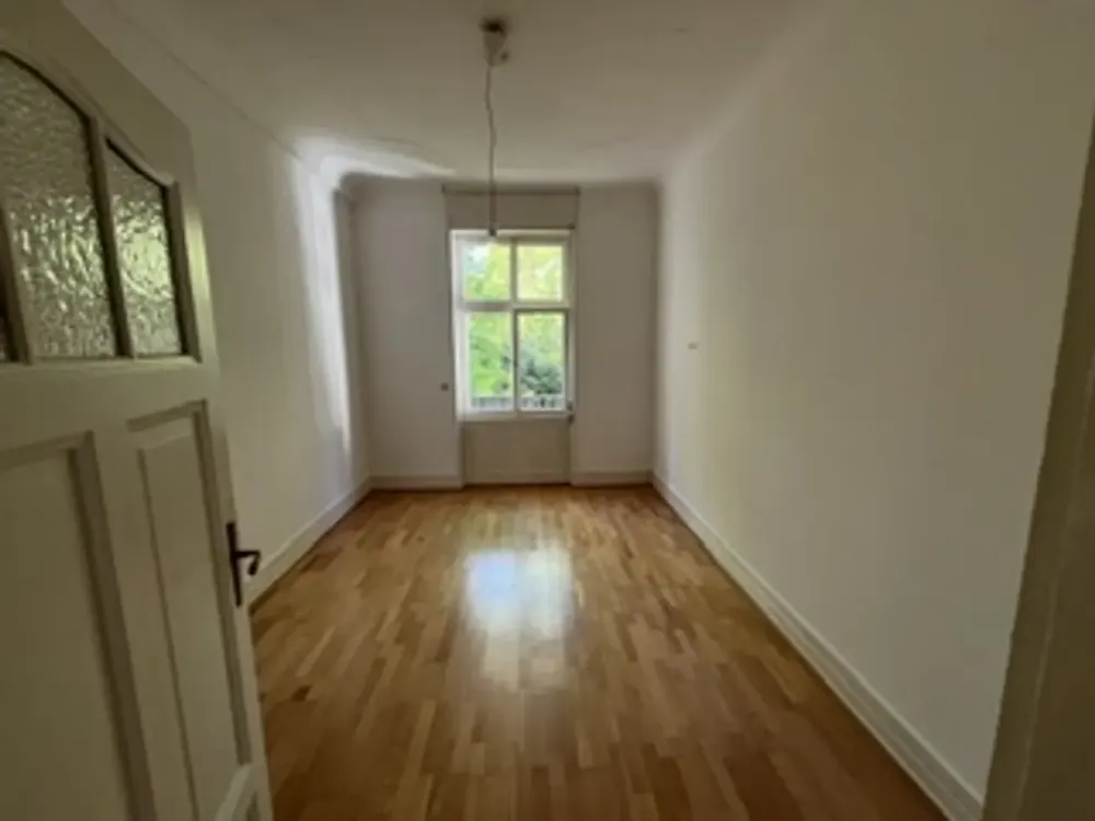 Modernisierte 4-Zimmer-Wohnung im Nordend-West WG-geeignet