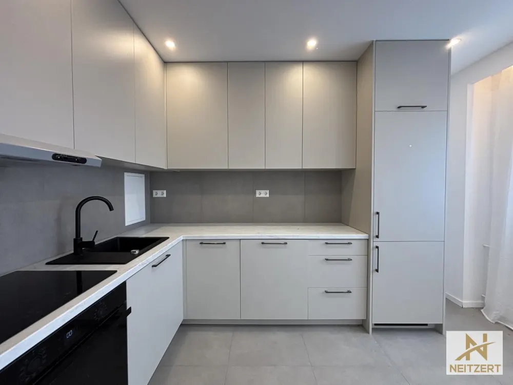 moderne 3-Zimmer-Wohnung in Leipzig / Lausen-Grünau, Hausmeisterservice u.v.m.