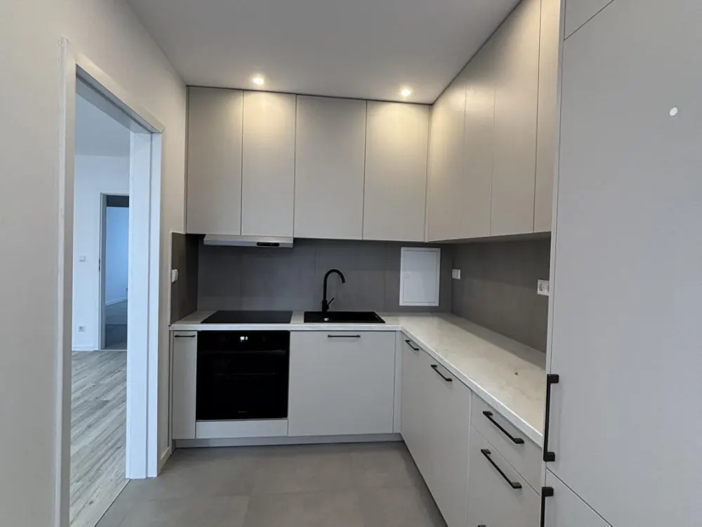 moderne 3-Zimmer-Wohnung in Leipzig / Lausen-Grünau, Hausmeisterservice u.v.m.
