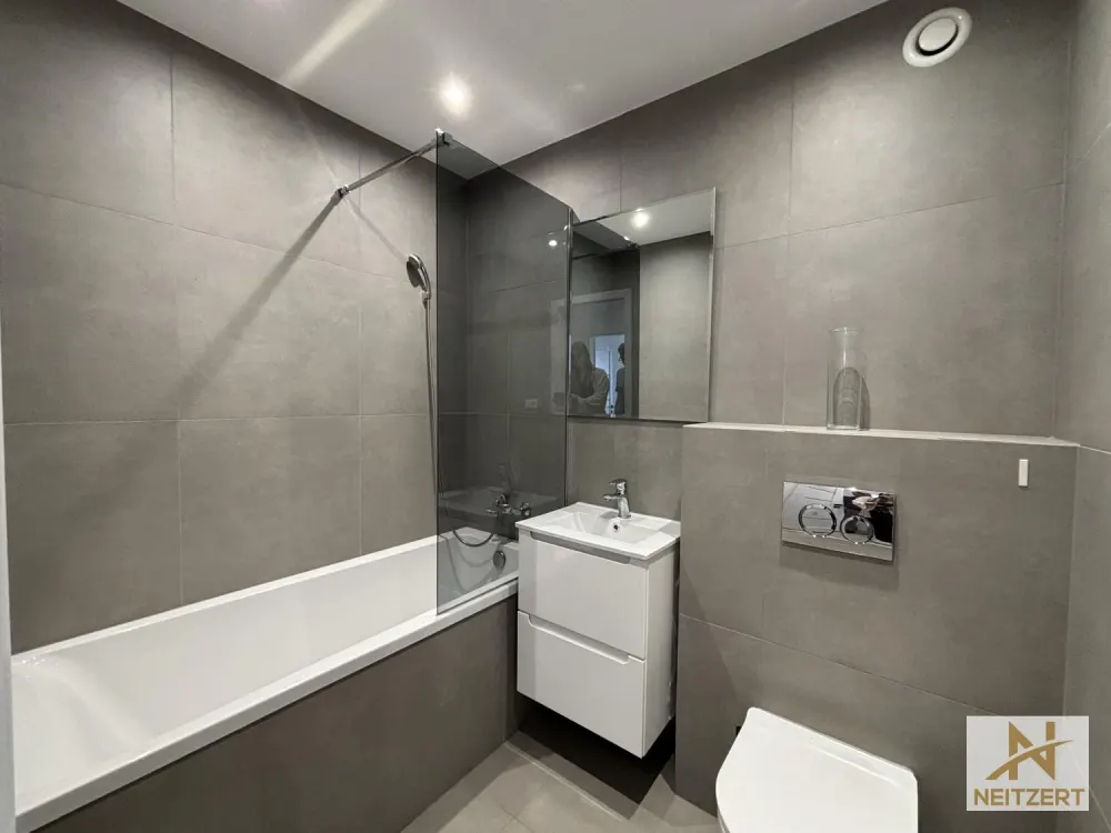 moderne 3-Zimmer-Wohnung in Leipzig / Lausen-Grünau, Hausmeisterservice u.v.m.