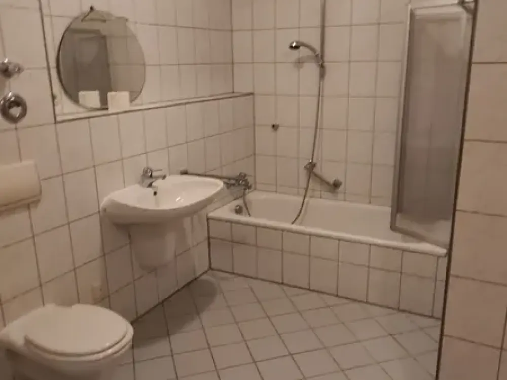 1-Zimmer-Single-Einliegerwohnung im Souterrain in ruhiger Lage, von Privat, keine Provision