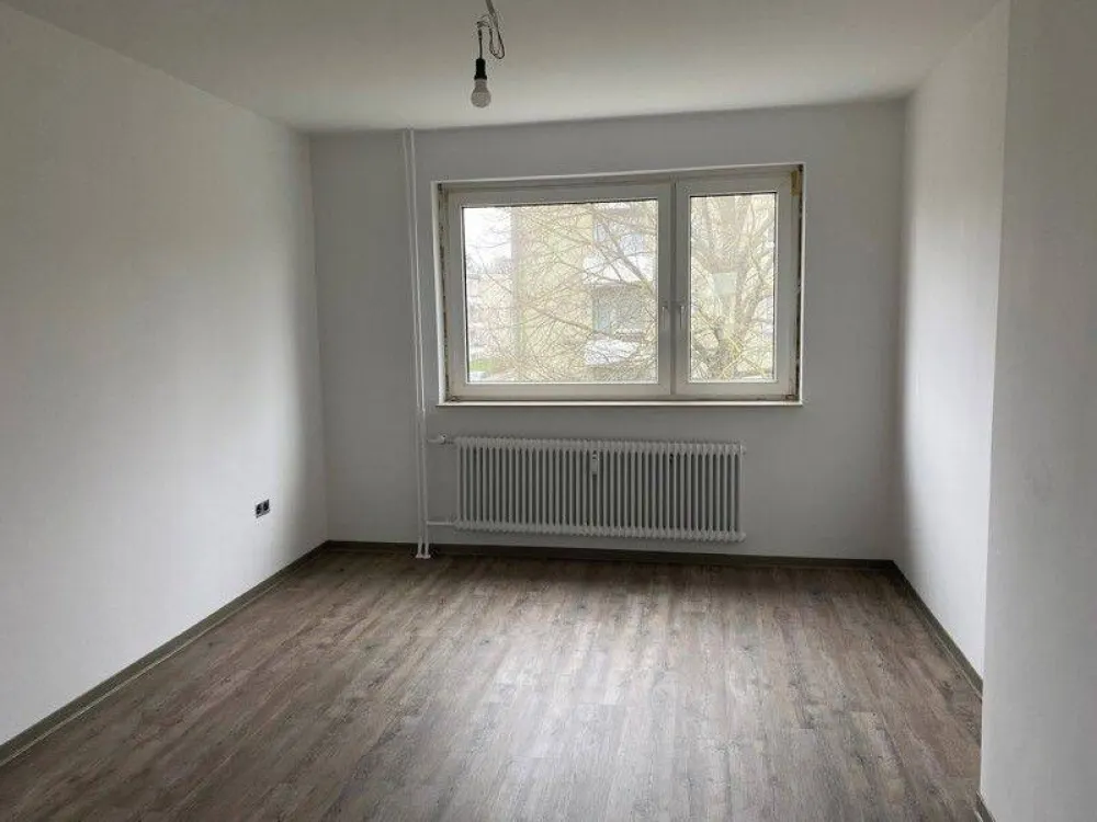 Stop! Affordable 2.5-Room Apartment
