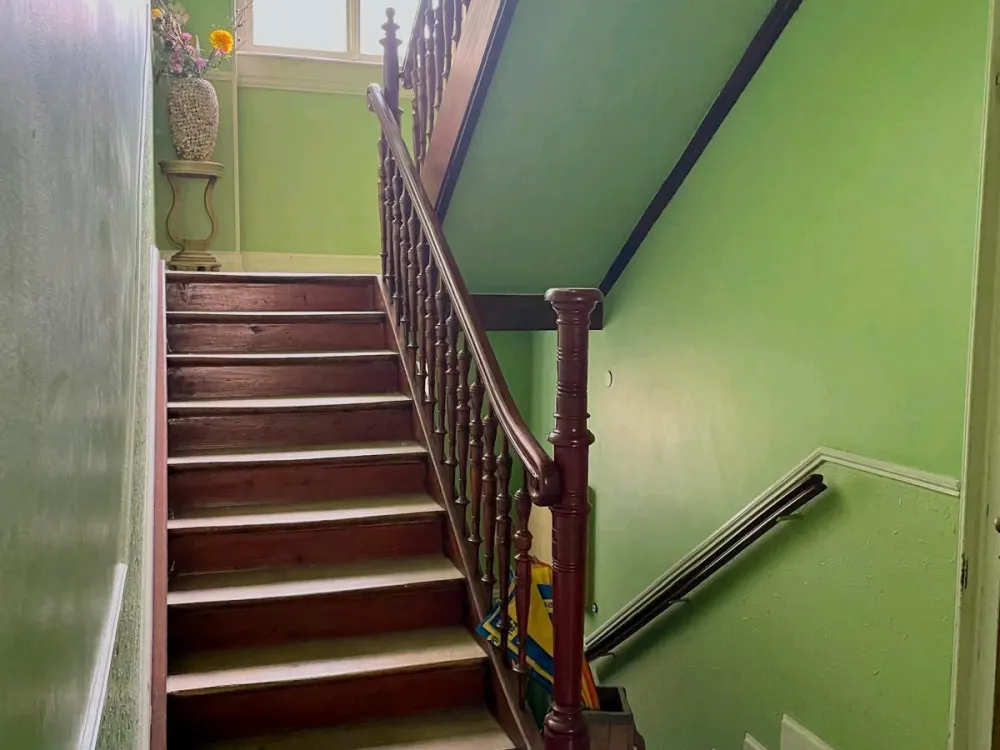 3-Room Old Building Dream in St. Arnual (92 m², Balcony, Bathtub)