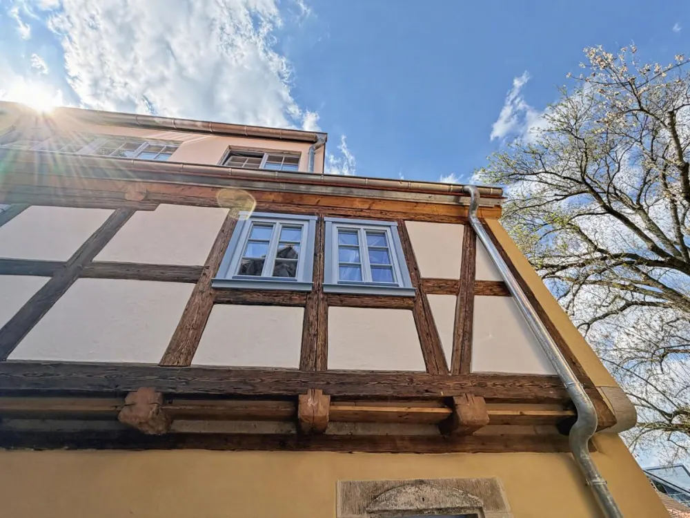 Erstbezug nach Sanierung! Wohnen und Arbeiten im denkmalgeschützten Hofensemble.