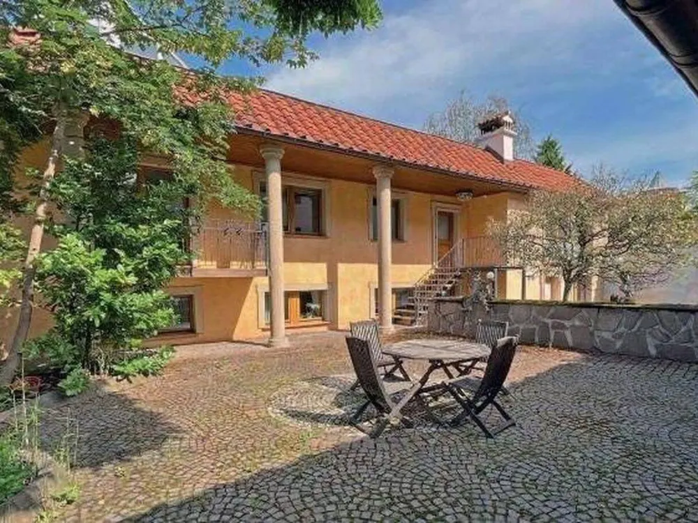 Dream Living Directly on the Rhine - High-Quality Core Renovation in Köln-Rodenkirchen