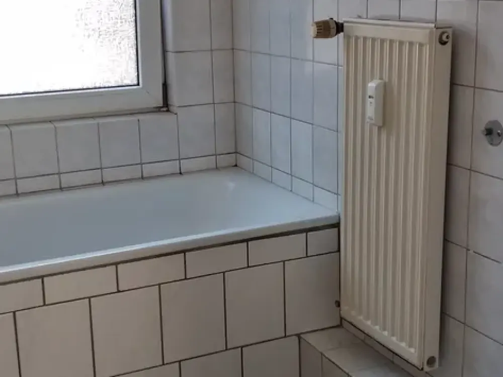 1.OG Schöne 2-Zimmer-Wohnung mit Balkon KR-Mitte