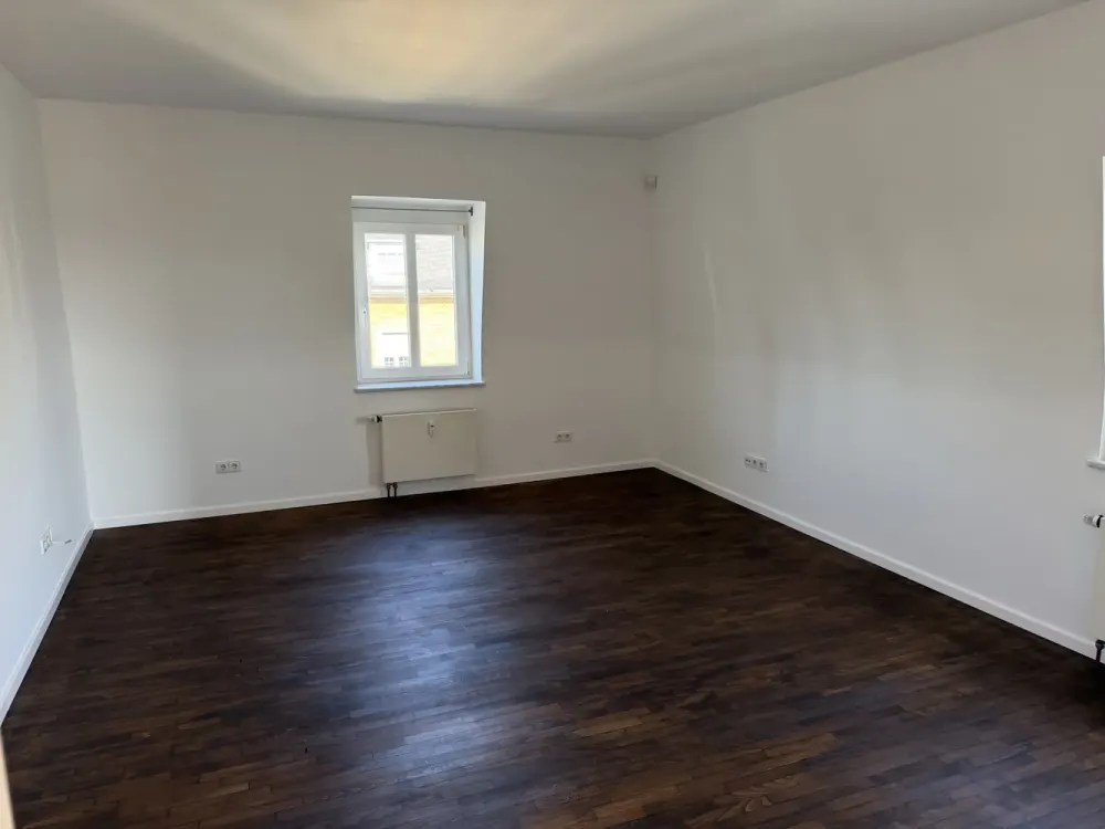 Alltbau 3-Zimmer-Wohnung mit Balkon in Frankfurt-Eschersheim