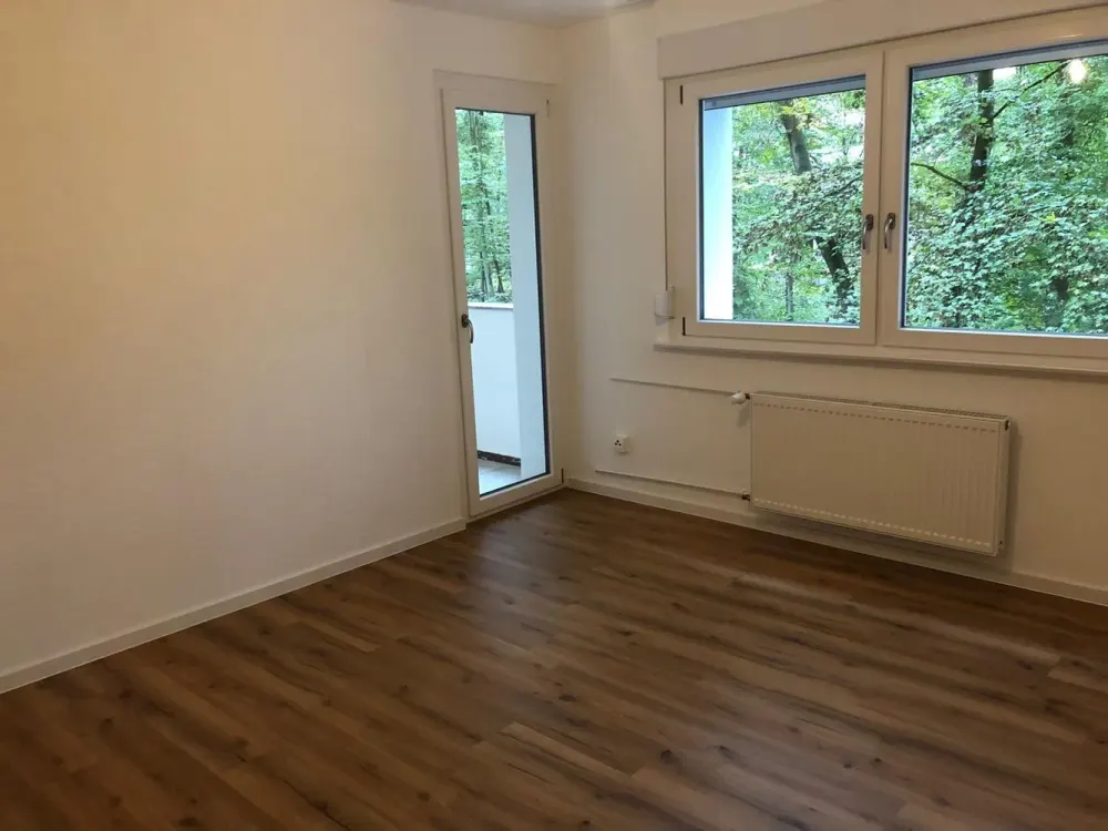 Tasteful 3-Room Apartment with 2 Balconies and Built-in Kitchen in Karlsruhe