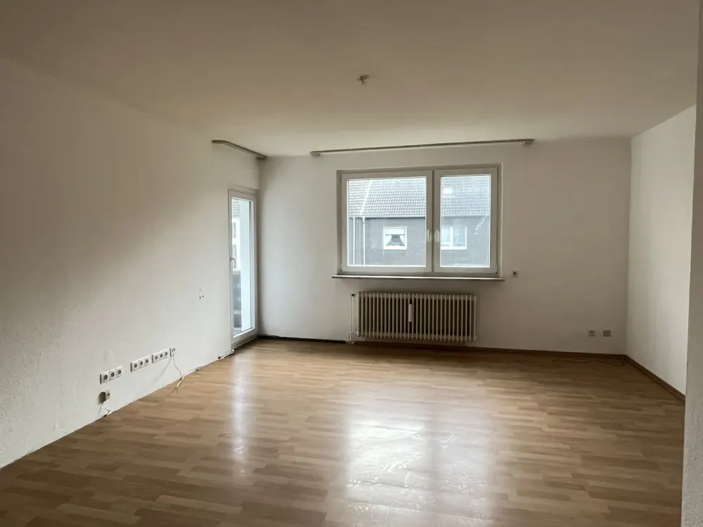 Attractive 2.5-Room Apartment with Balcony in a Quiet Location