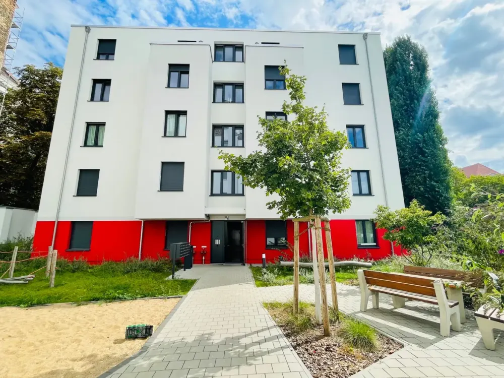 Schicke Neubauwohnung mit eigener Terrasse und EBK sucht neue Bewohner!