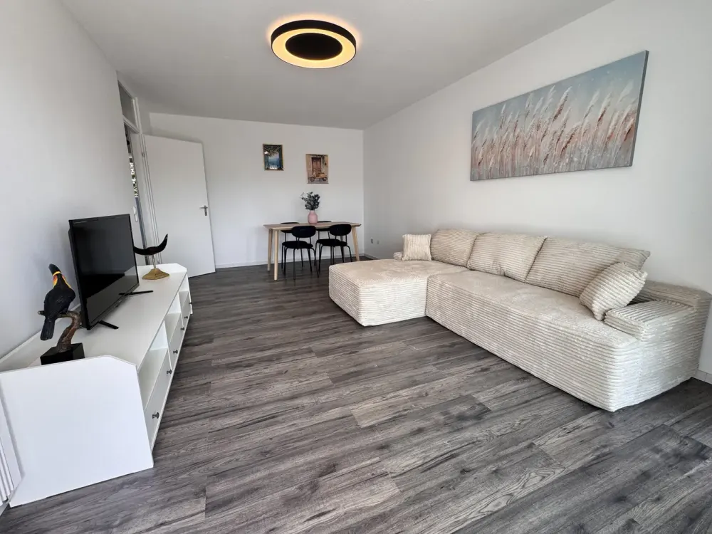 Gemütliche Wohnung Erstbezug nach Moderniesierung | Vollmöbliert+Glasfaser