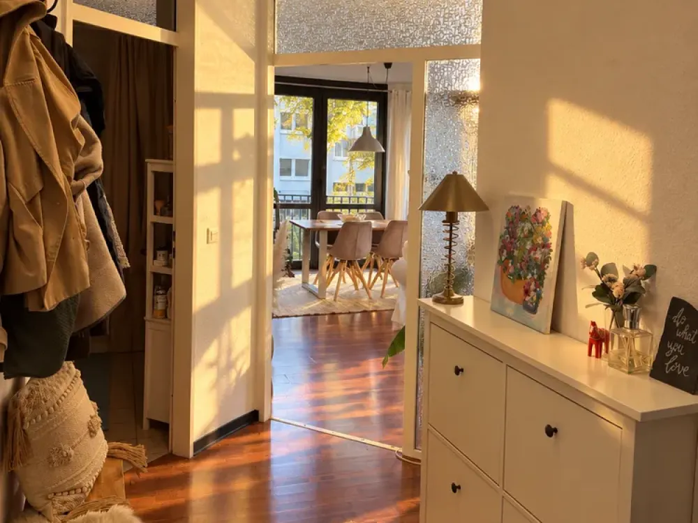 Beautiful 2-Room Apartment in Düsseldorf-Niederkassel with Underground Parking Space