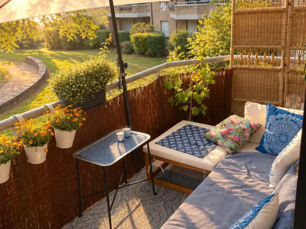 Beautiful 2-Room Apartment in Düsseldorf-Niederkassel with Underground Parking Space