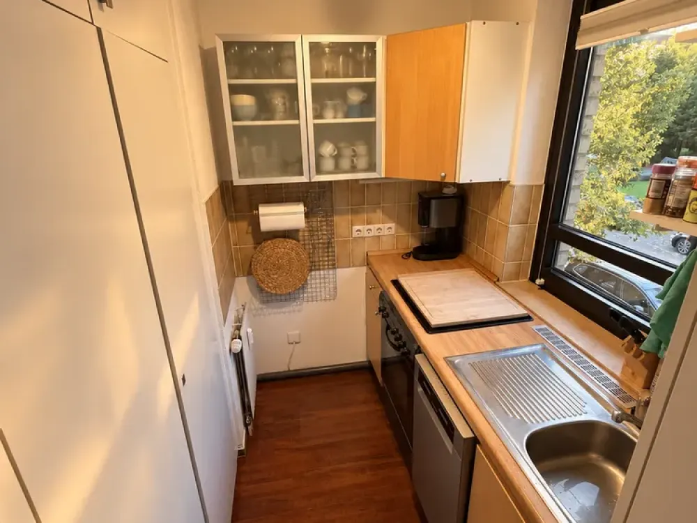 Beautiful 2-Room Apartment in Düsseldorf-Niederkassel with Underground Parking Space
