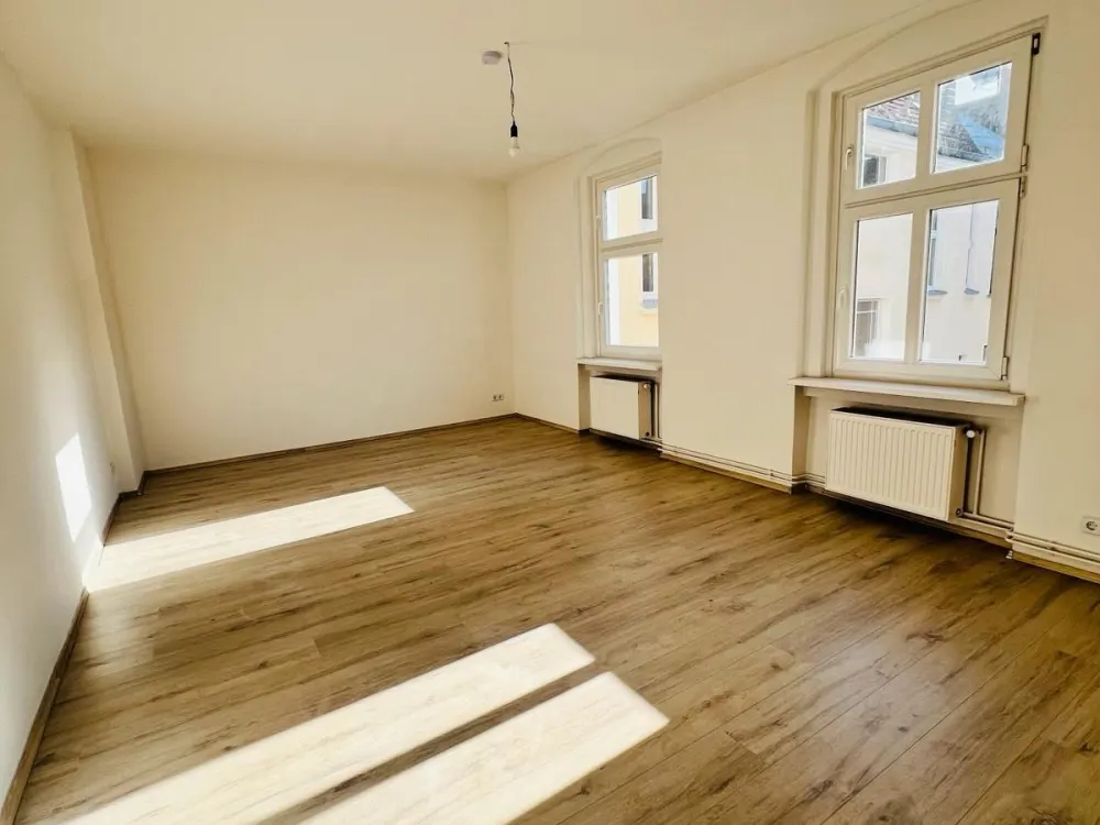 Zwei WG-Zimmer in schöner 2-Zimmer-Wohnung zu vermieten
