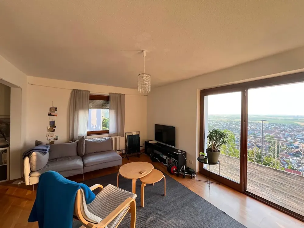 Stilvolle, neuwertige 2,5-Zimmer-Wohnung mit Balkon und Einbauküche in Gerlingen