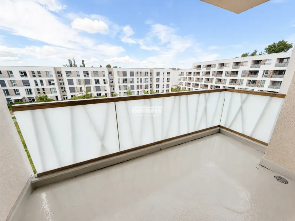 antaris Immobilien GmbH **Stilvoll wohnen mit Balkon und zwei Bädern, jetzt entdecken!**