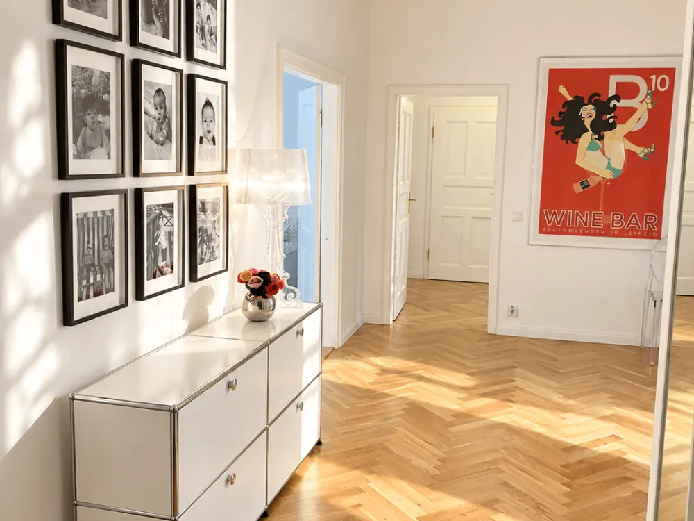 Wohnen mit Stil im Musikviertel: Großzügige 3-Zimmer-Altbauwohnung mit Balkon & Einbauküche