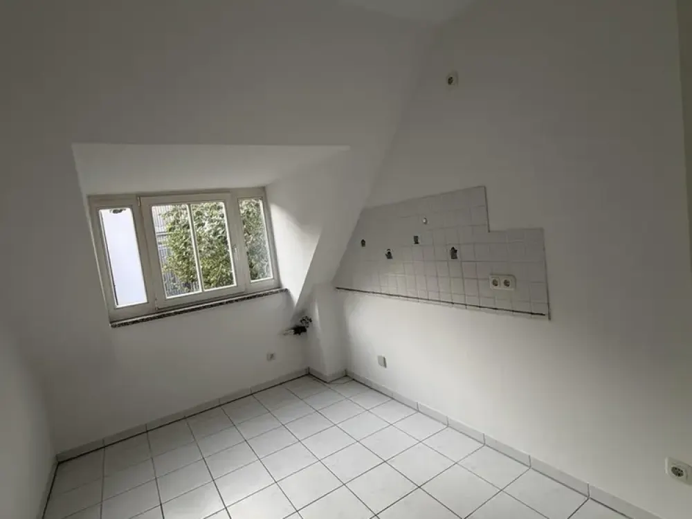 Bright 4-Room Apartment for Rent in Nymphenburg, Munich