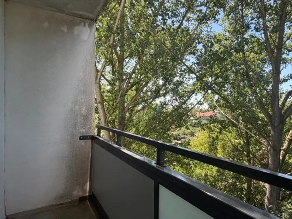 Frisch saniertes Single-Apartment mit Balkon und Wannenbad - nur für EINE Person!