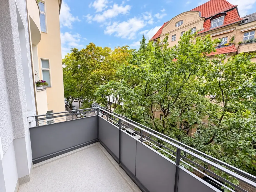Altbaujuwel in Charlottenburg - 4 Zimmer, Balkon & Aufzug nahe Ku’damm