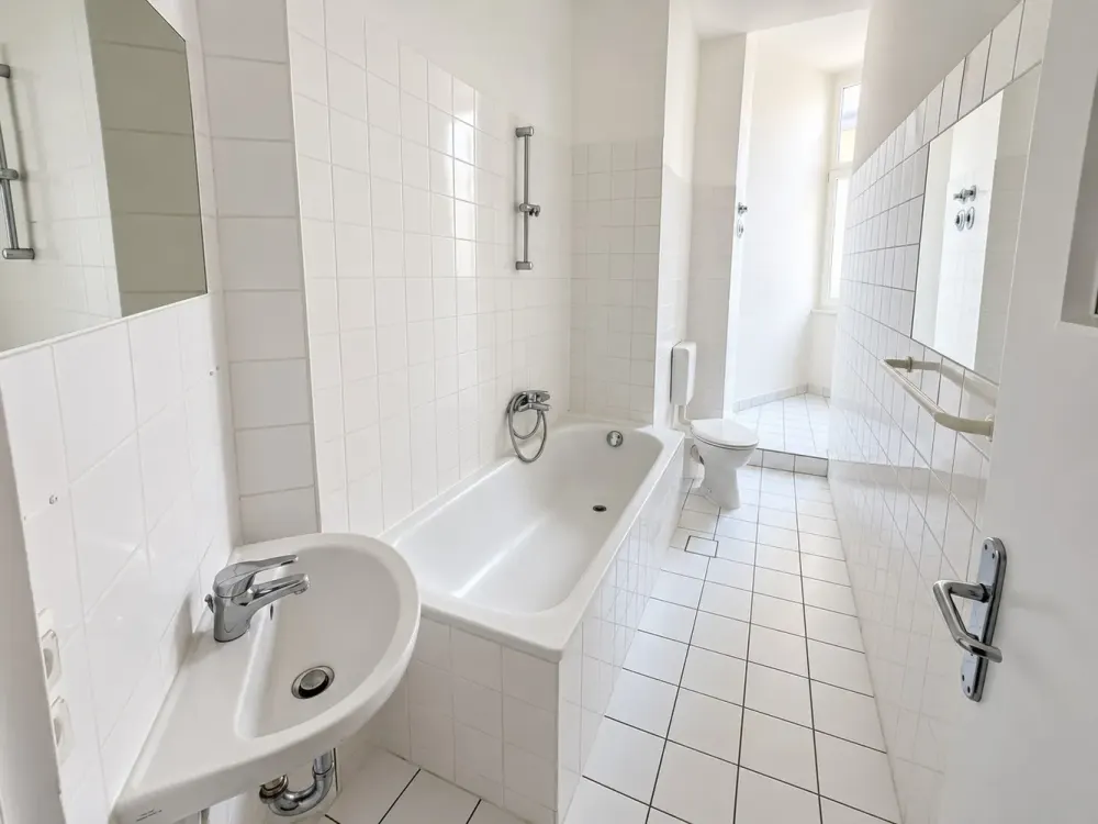 Altbaujuwel in Charlottenburg - 4 Zimmer, Balkon & Aufzug nahe Ku’damm