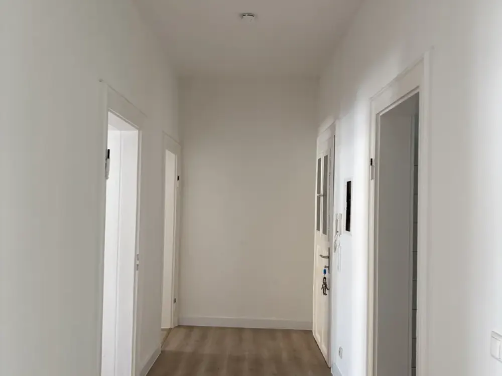 frisch renovierte 4 Zimmerwohnung mit Balkon