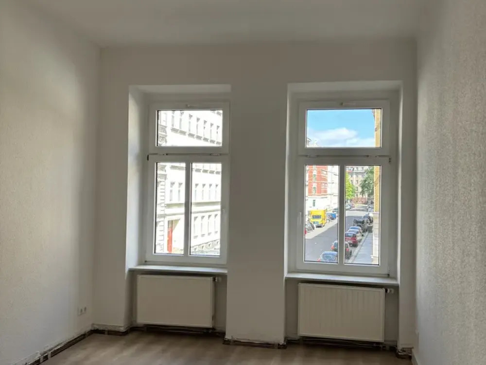 frisch renovierte 4 Zimmerwohnung mit Balkon