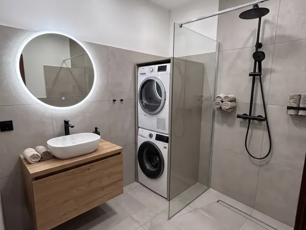 3-Zimmer Wohnung mit Balkon, Einbauküche und Außenstellplatz in Wolkersdorf.
