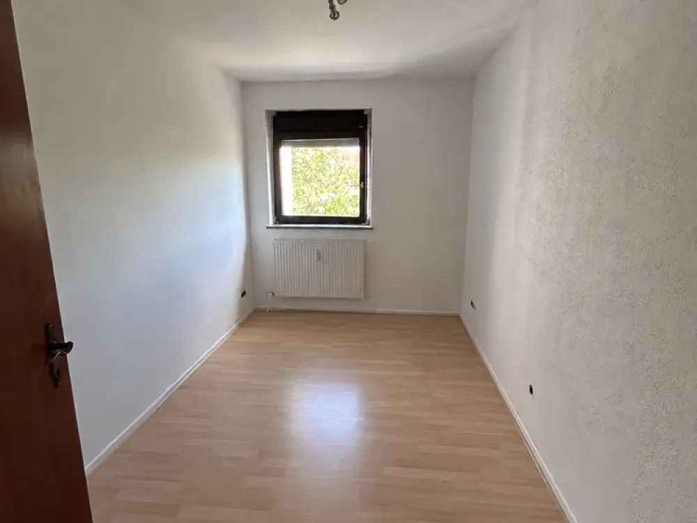 3-Zimmer Wohnung mit Balkon, Einbauküche und Außenstellplatz in Wolkersdorf.