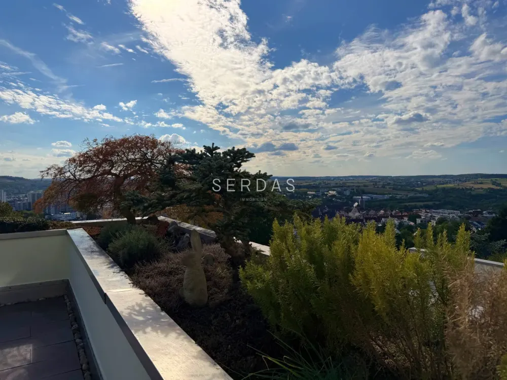 Above the Roofs of Leonberg, approx. 200 m² Living Space with Large Panoramic Terrace | Furnished Rental