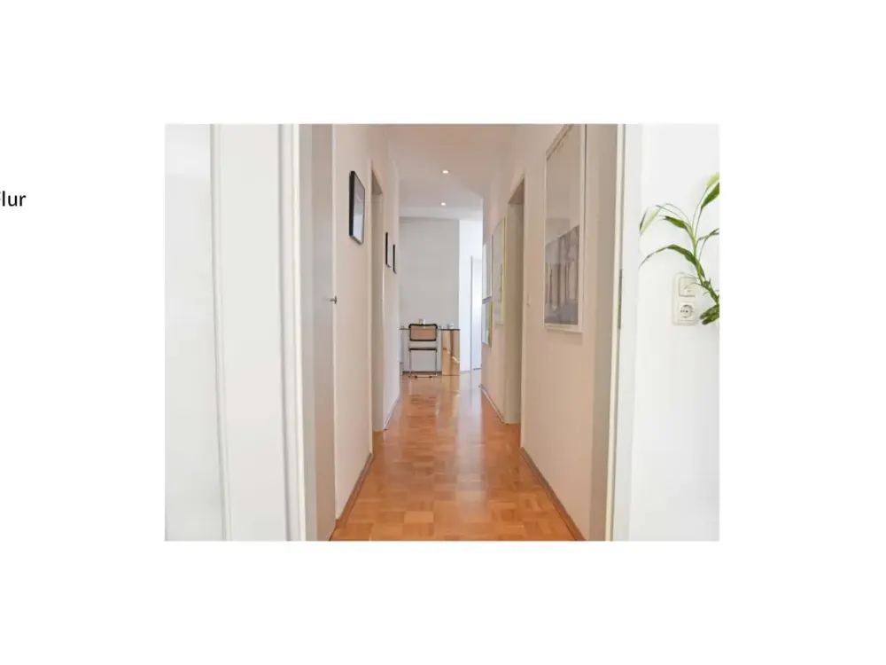 Stilvolle, gepflegte 3,5-Zimmer-Wohnung mit gehobener Innenausstattung mit EBK in Kronberg im Taunus