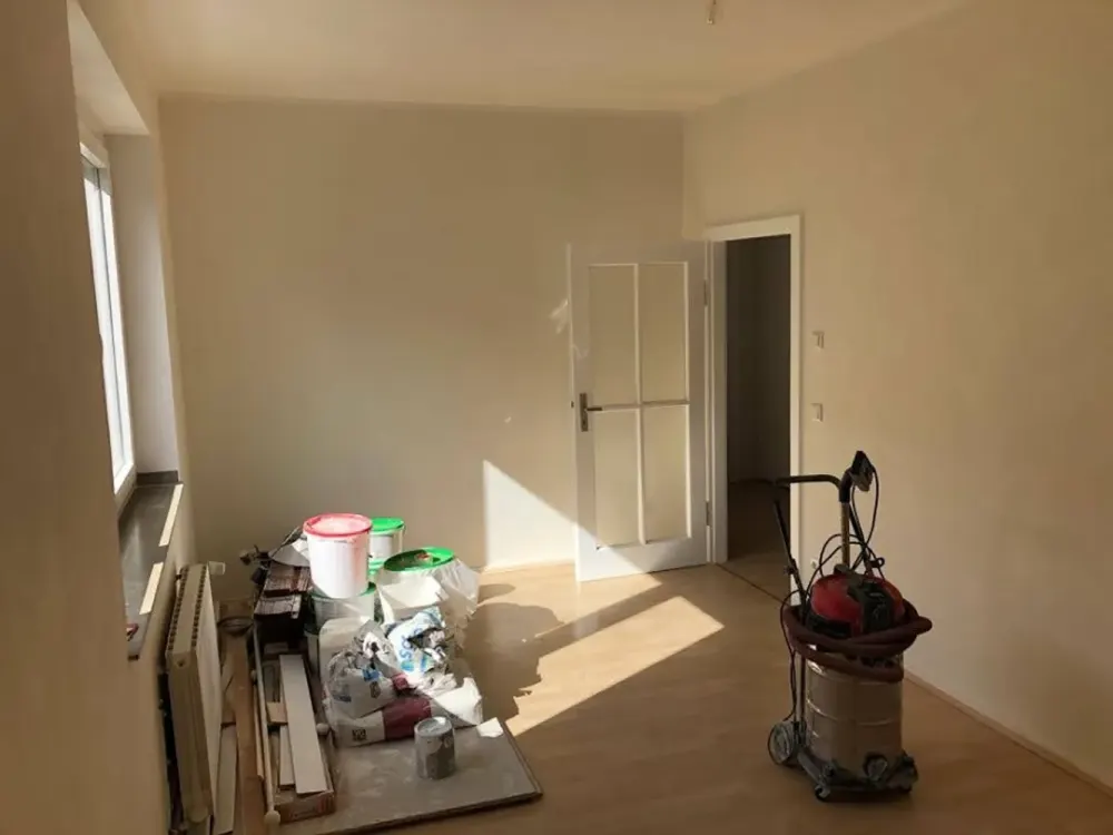 2 Zimmer, gr. Küche u. Wannenbad mit Fenster in Düsseldorf-Pempelfort