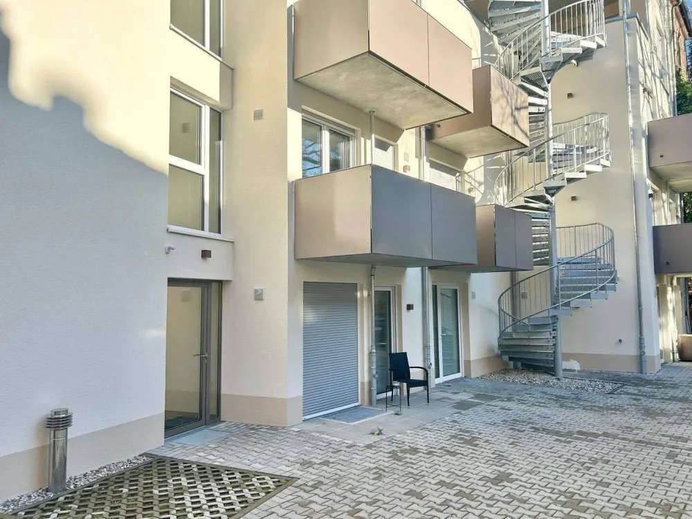 ***WOHLFÜHLOASE***TOP MODERNE 1 ZIMMER WOHNUNG EINBAUKÜCHE UND SONNENTERRASSE