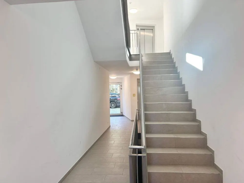 ***WOHLFÜHLOASE***TOP MODERNE 1 ZIMMER WOHNUNG EINBAUKÜCHE UND SONNENTERRASSE
