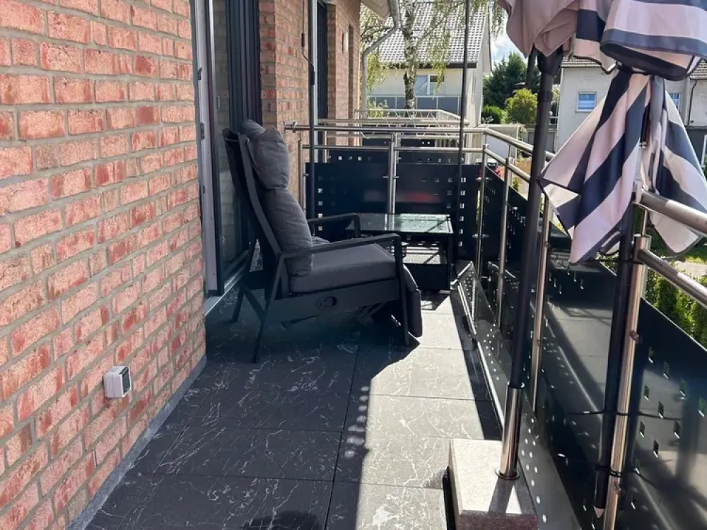 High-quality three-room apartment with balcony in Benhausen