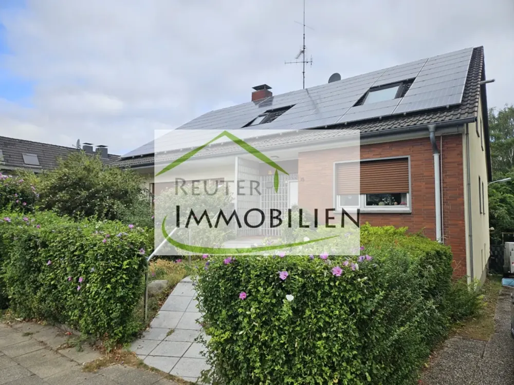 *** Pflaumen zum Greifen nah, charmante 2,5-Zimmer-Wohnung in ruhiger Lage ***