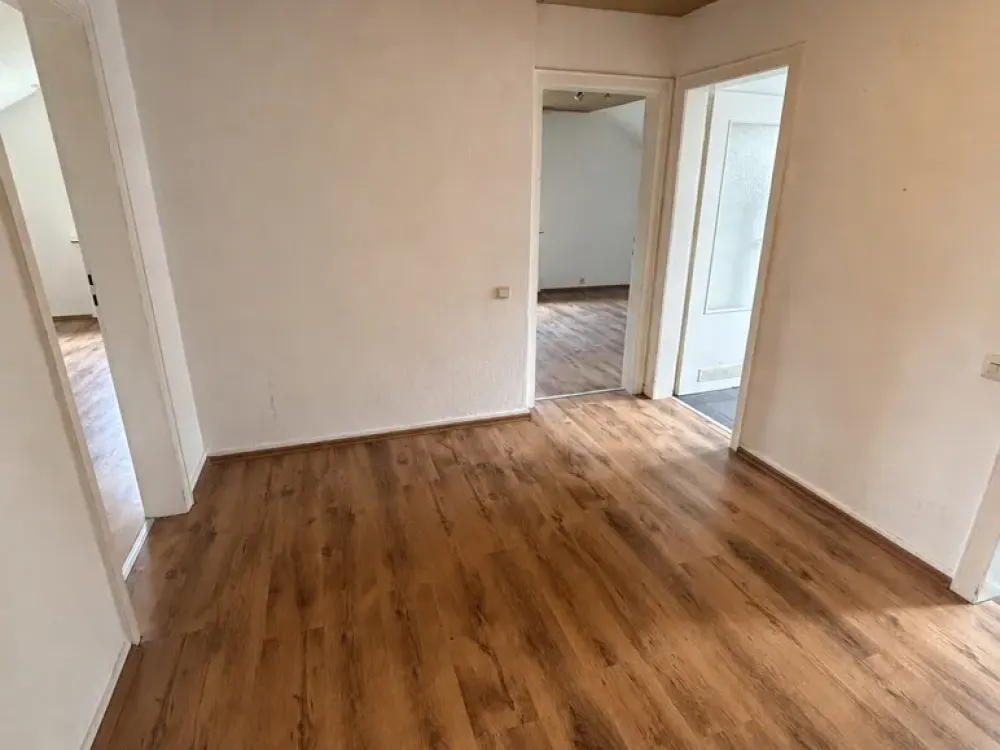 *** Pflaumen zum Greifen nah, charmante 2,5-Zimmer-Wohnung in ruhiger Lage ***