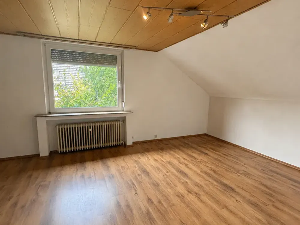 *** Pflaumen zum Greifen nah, charmante 2,5-Zimmer-Wohnung in ruhiger Lage ***