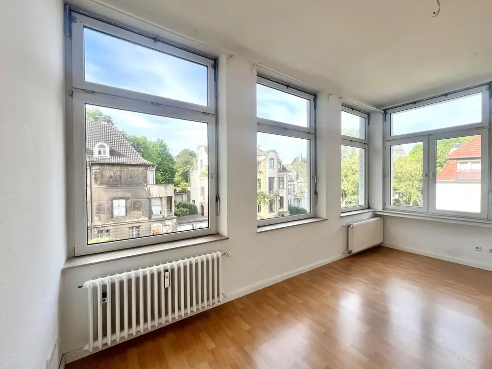 🔨 In Renovierung: 2,5-Zimmer-Wohnung am Stadtpark BO mit Wintergarten & Terrasse