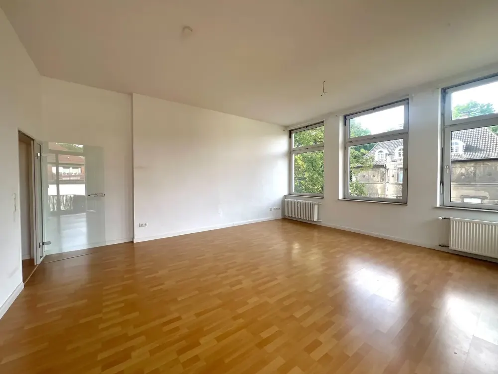 🔨 In Renovierung: 2,5-Zimmer-Wohnung am Stadtpark BO mit Wintergarten & Terrasse