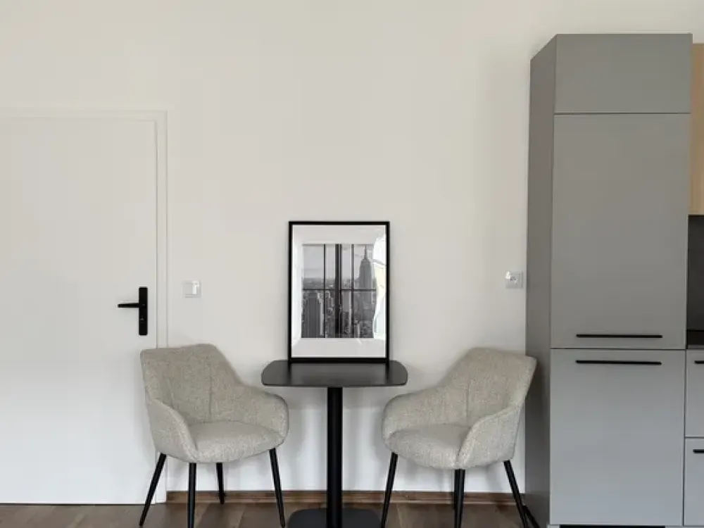 Erstbezug nach hochwertiger Sanierung | Designbad | moderne Einbauküche | Teilmöbliert