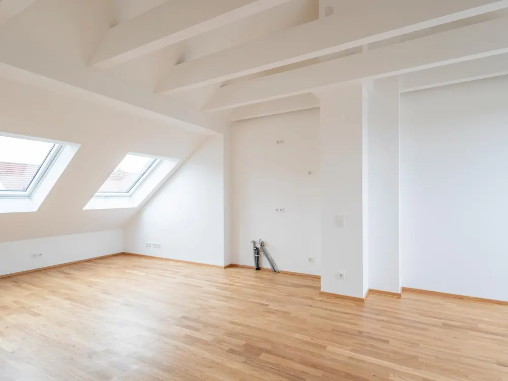 Hochwertig sanierte Wohnung mit Einbauküche und Dachterrasse, Erstbezug nach Sanierung, WE11