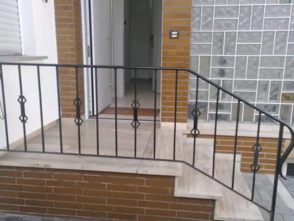 3,5 Zimmer Erdgeschosswohnung mit großer Terrasse & Top-Sanierung