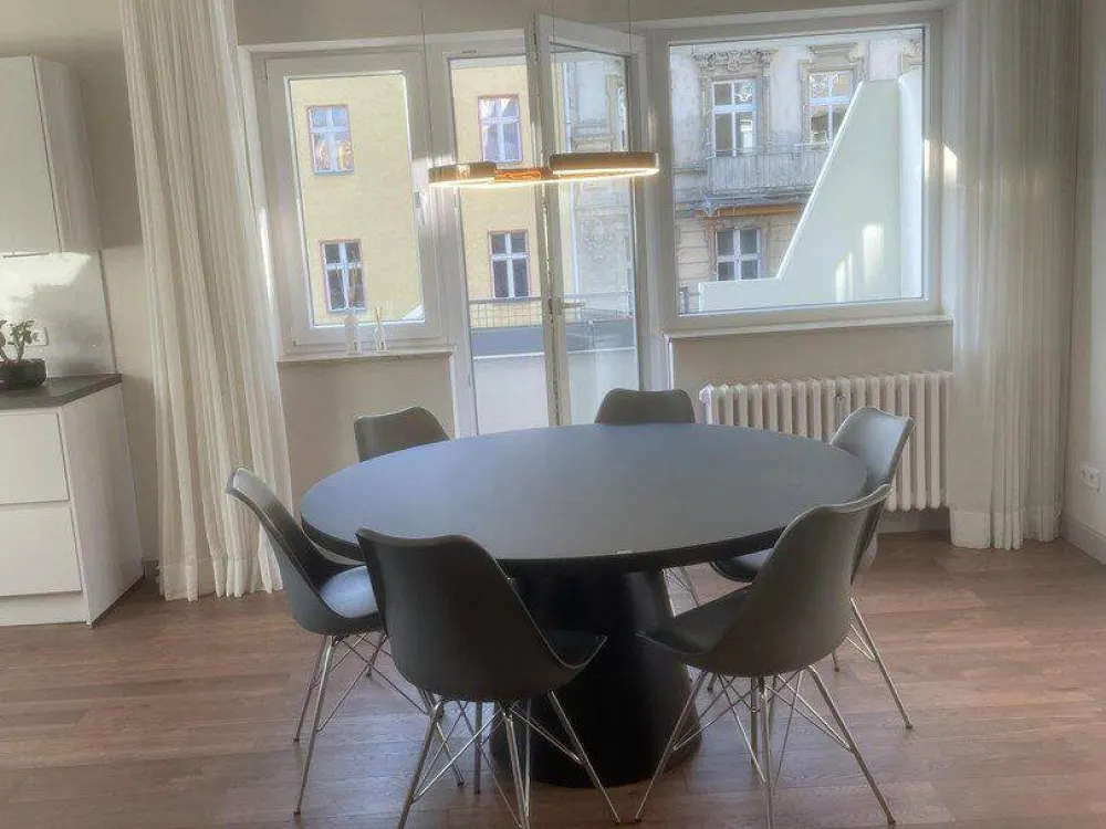 Stilvolle 2-Zimmer-Wohnung mit hochwertiger Luxusausstattung, vollmöbliert, 1800€ Festmiete