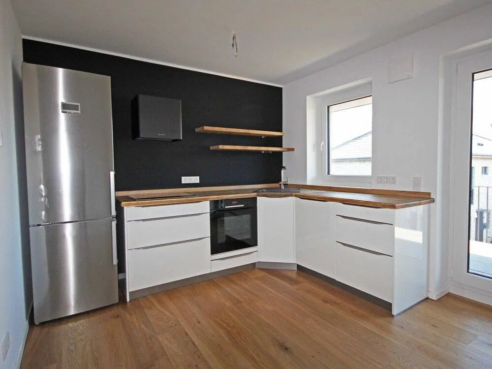 Beautifully Designed 2-Room Apartment with Dream Balcony in Hamburg-Niendorf