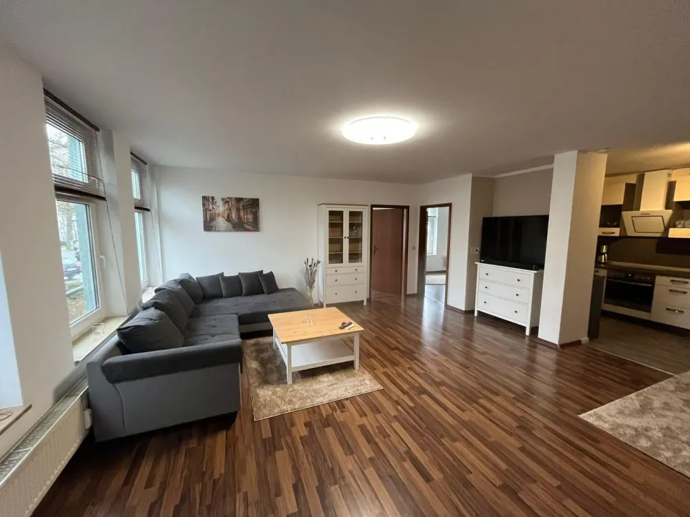 Voll möblierte schöne & helle 3 Zimmer Homeoffice Wohnung in ruhiger Lage nahe S-Bahn Grünau