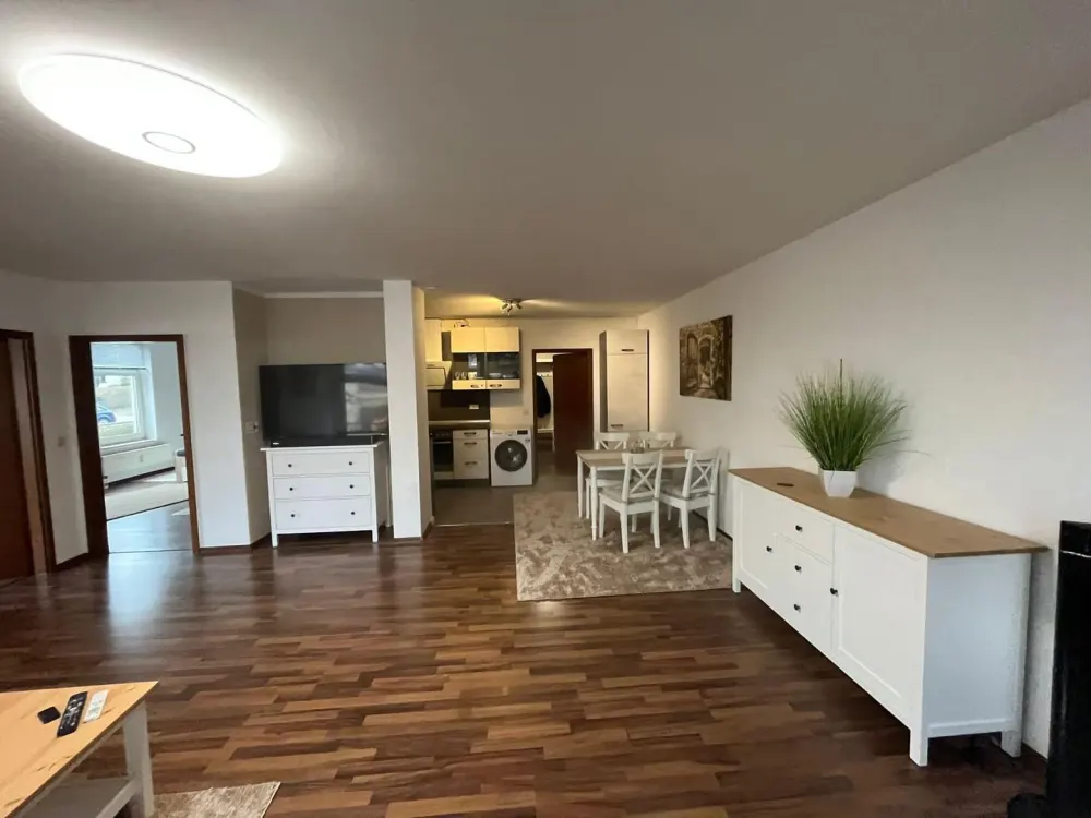 Voll möblierte schöne & helle 3 Zimmer Homeoffice Wohnung in ruhiger Lage nahe S-Bahn Grünau