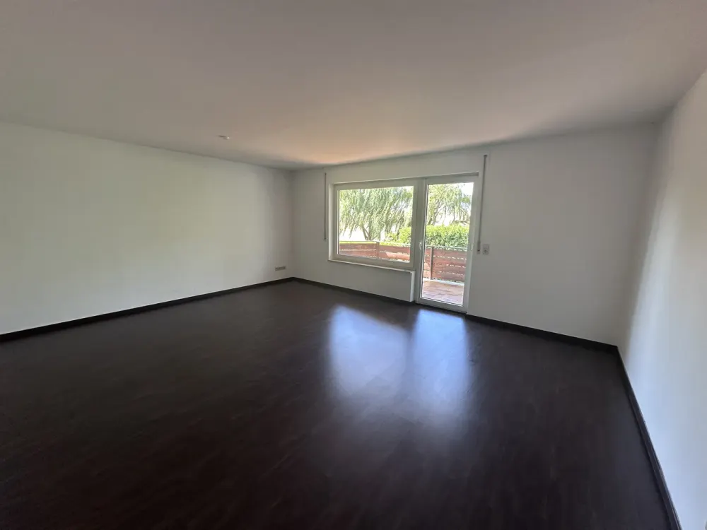 Helle und sonnige 5-Zimmer-Wohnung mit zwei Tageslicht-Bädern in Feldrandlage