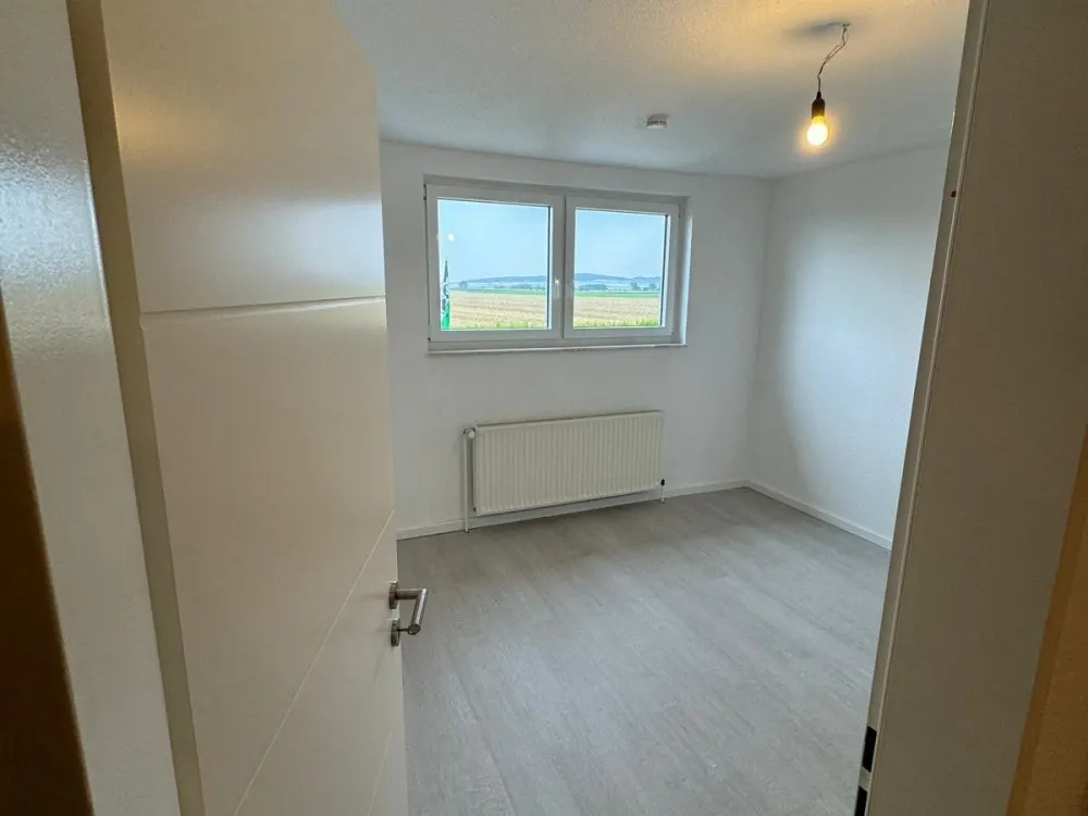5-Zimmer-Haushälfte mit Garten, Terrasse & Garage